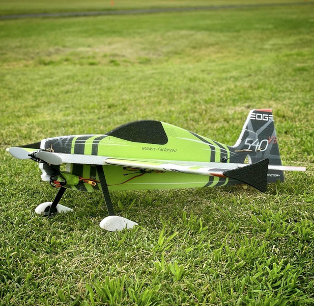 Edge 540 V3 XL Vert 1060mm Rc Factory  Voltige